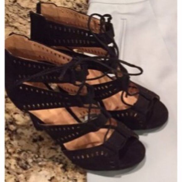 ✨Mark & Maddux Women's Taupe Lace-up Sandals✨ - Picture 2 of 5
